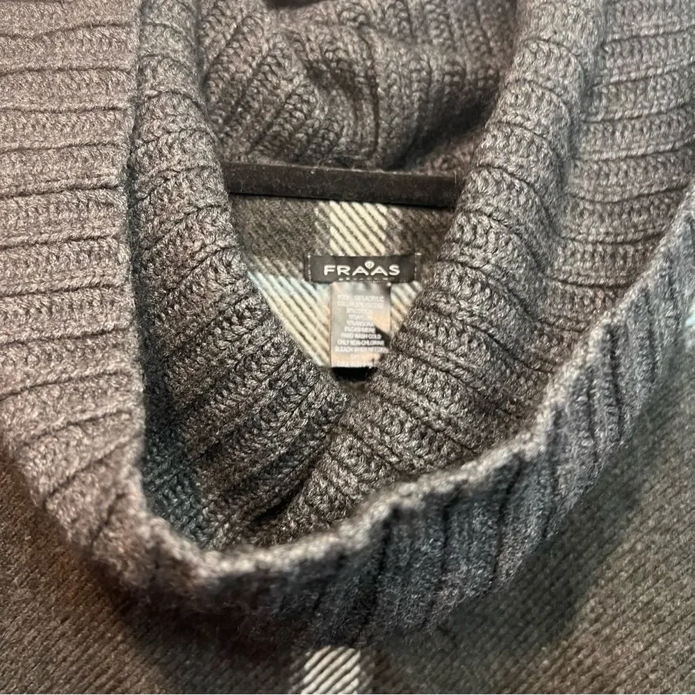 FRAAS plaid poncho ❄️ lightly worn ❄️